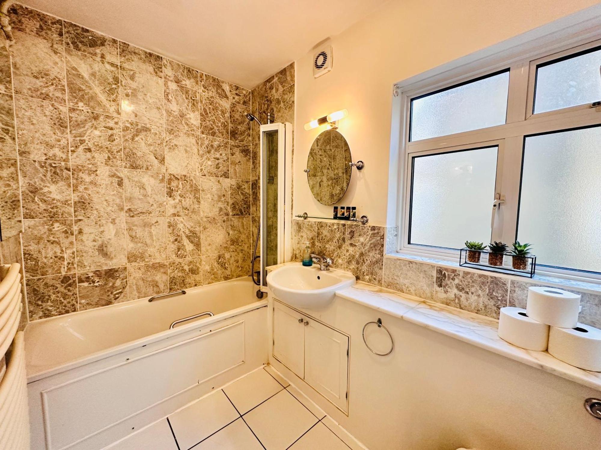 Victoria Family Apartment In Central London Eksteriør billede